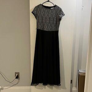 Chic Black and Gray Maxi Dress